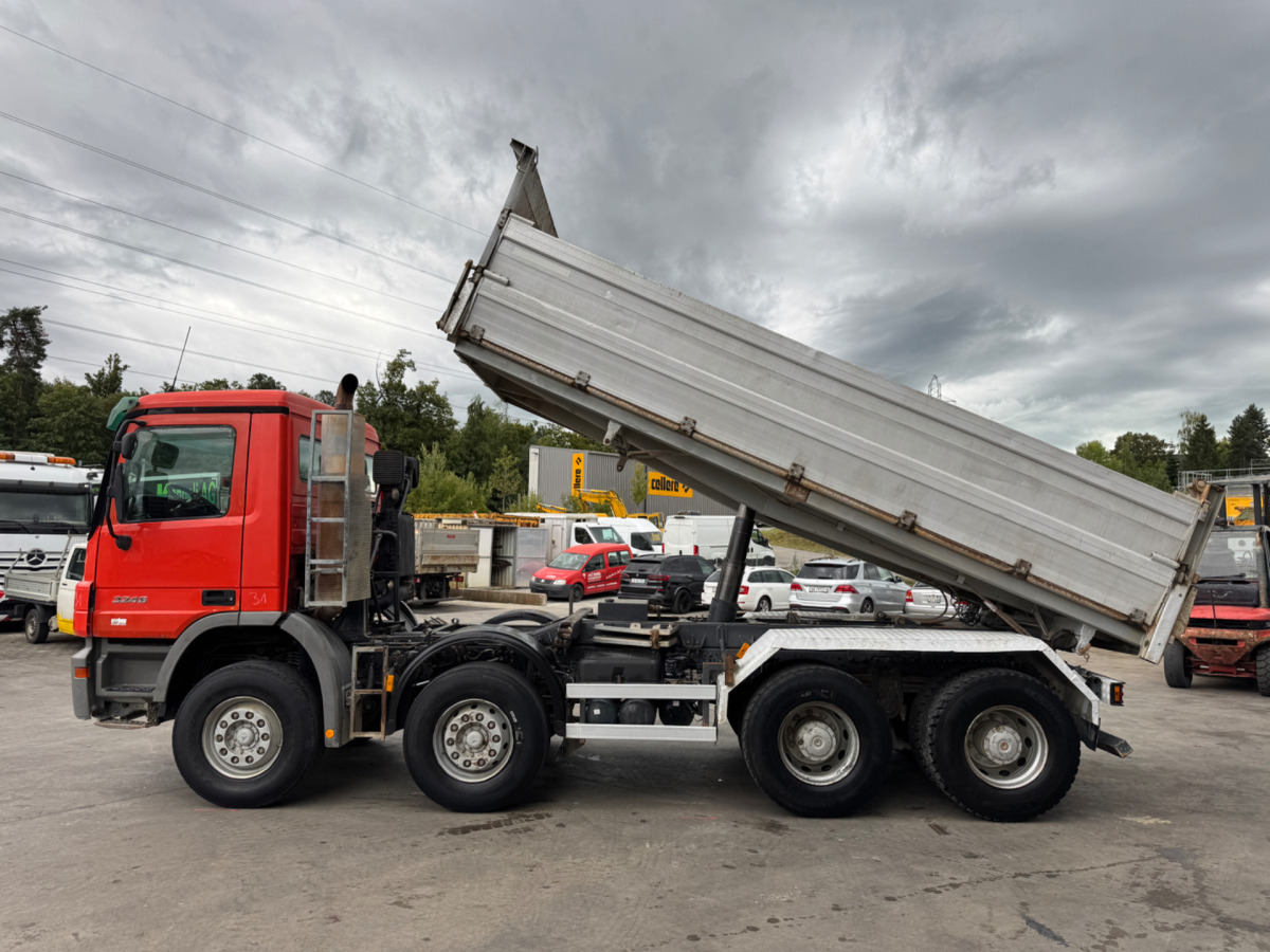 MERCEDES BENZ ACTROS 3246 C3390 - Camión volquete: foto 2 MERCEDES BENZ ACTROS 3246 C3390 - Camión volquete: foto 2