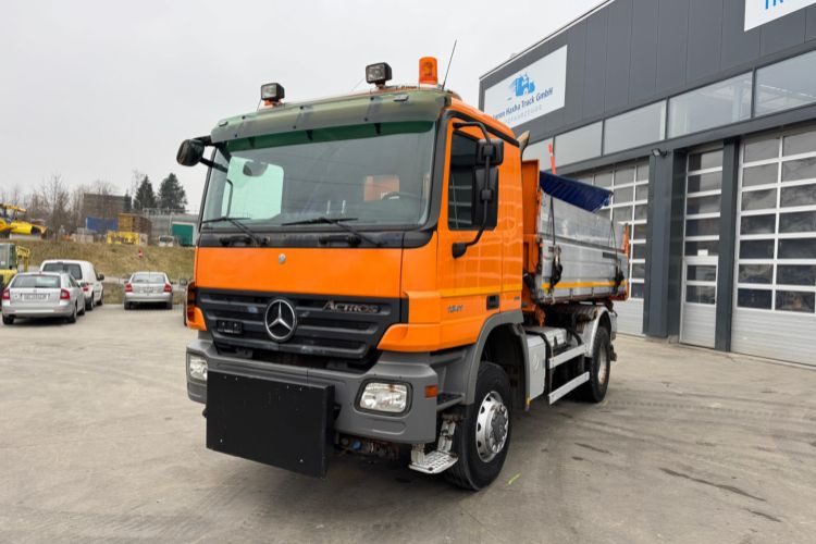 Mercedes-Benz Actros 1841 4x4 mit Schneeplfug - Camión volquete: foto 2 Mercedes-Benz Actros 1841 4x4 mit Schneeplfug - Camión volquete: foto 2