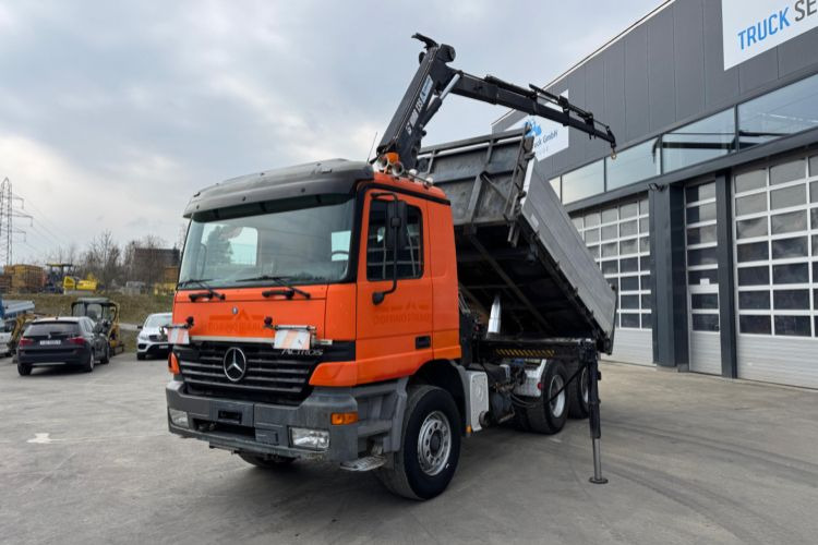 Mercedes-Benz Actros 2653 V8 Hiab 135-4 - Camión grúa: foto 1 Mercedes-Benz Actros 2653 V8 Hiab 135-4 - Camión grúa: foto 1