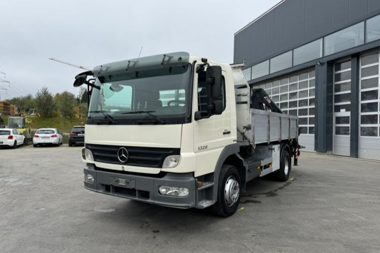 Mercedes-Benz Atego 1329 4x2 Hiab 088-2 - Camión volquete, Camión grúa: foto 2 Mercedes-Benz Atego 1329 4x2 Hiab 088-2 - Camión volquete, Camión grúa: foto 2