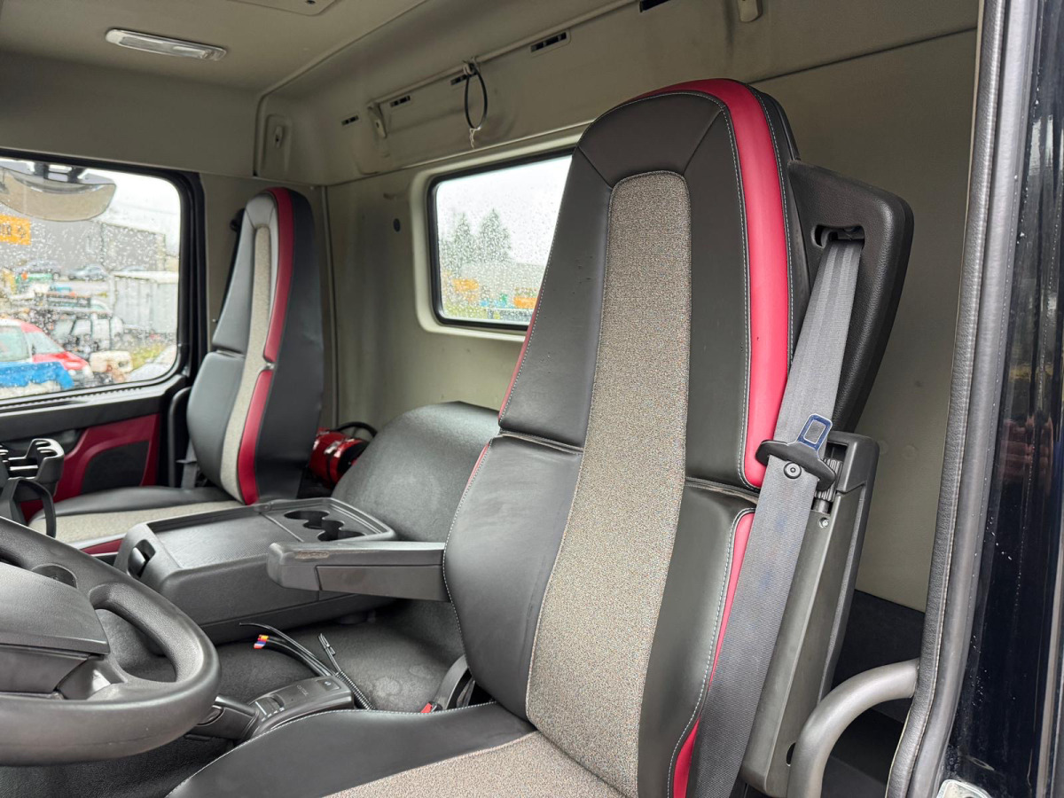 Camión chasis VOLVO FMX-540 8x6 SWS: foto 17