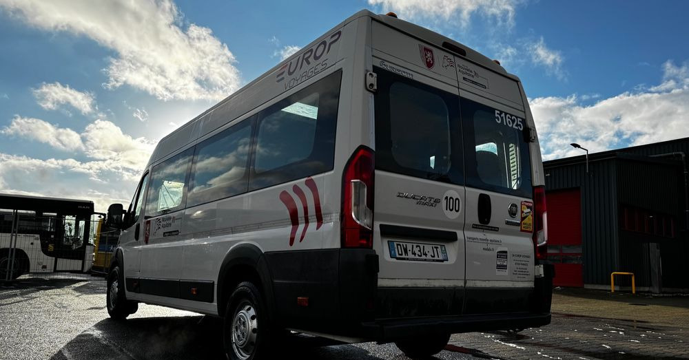 Fiat Ducato / 17 miejsc / EURO 6/ IGŁA !!!/ Cena:75000 zł netto - Minibús, Furgoneta de pasajeros: foto 4 Fiat Ducato / 17 miejsc / EURO 6/ IGŁA !!!/ Cena:75000 zł netto - Minibús, Furgoneta de pasajeros: foto 4