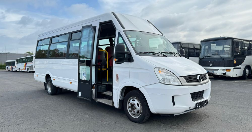 Irisbus Iveco Daily / 23 miejsca / Cena 87000 zł netto - Minibús, Furgoneta de pasajeros: foto 1 Irisbus Iveco Daily / 23 miejsca / Cena 87000 zł netto - Minibús, Furgoneta de pasajeros: foto 1
