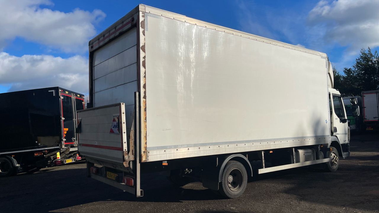 DAF LF 180 - Camión caja cerrada: foto 4 DAF LF 180 - Camión caja cerrada: foto 4