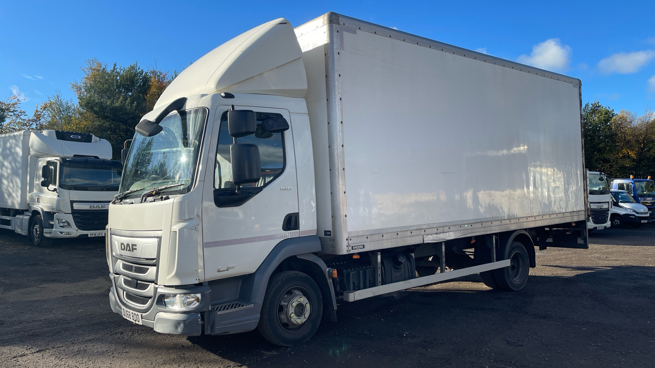 DAF LF 180 - Camión caja cerrada: foto 2 DAF LF 180 - Camión caja cerrada: foto 2