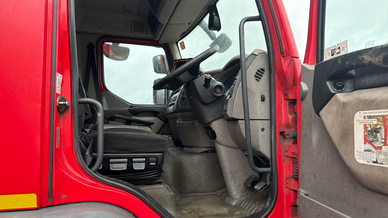 DAF LF 220 - Camión caja cerrada: foto 4 DAF LF 220 - Camión caja cerrada: foto 4