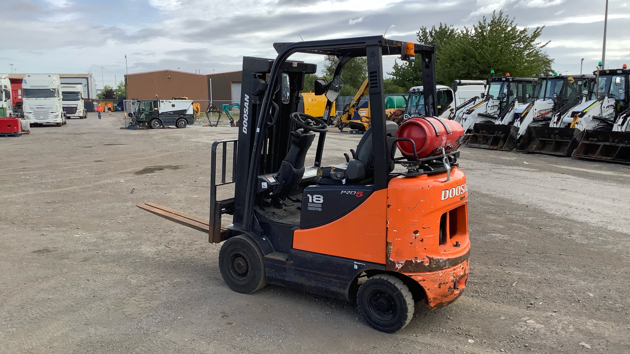 DOOSAN PRO5-18 - Carretilla elevadora de gas: foto 4 DOOSAN PRO5-18 - Carretilla elevadora de gas: foto 4