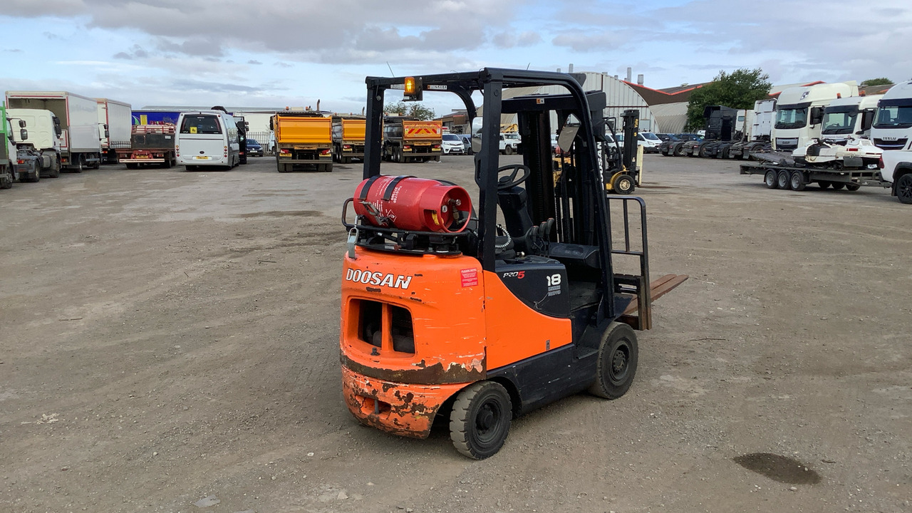 DOOSAN PRO5-18 - Carretilla elevadora de gas: foto 3 DOOSAN PRO5-18 - Carretilla elevadora de gas: foto 3