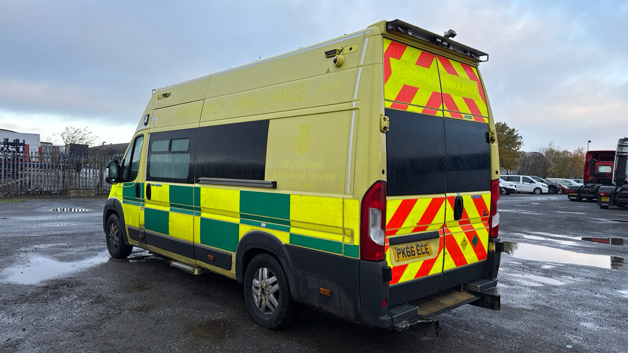 FIAT DUCATO 42 MULTIJET II - Ambulancia: foto 3 FIAT DUCATO 42 MULTIJET II - Ambulancia: foto 3