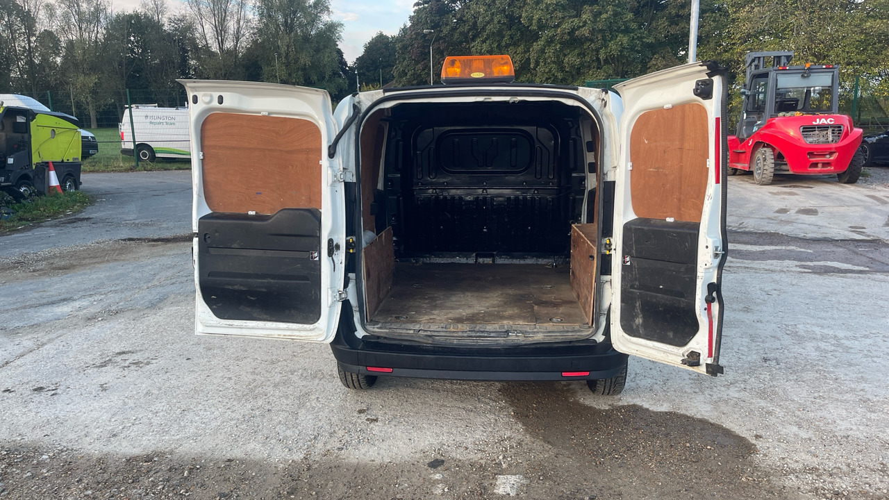 Furgoneta pequeña Fiat Doblo CARGO 1.3 MULTIJET 95PS: foto 9