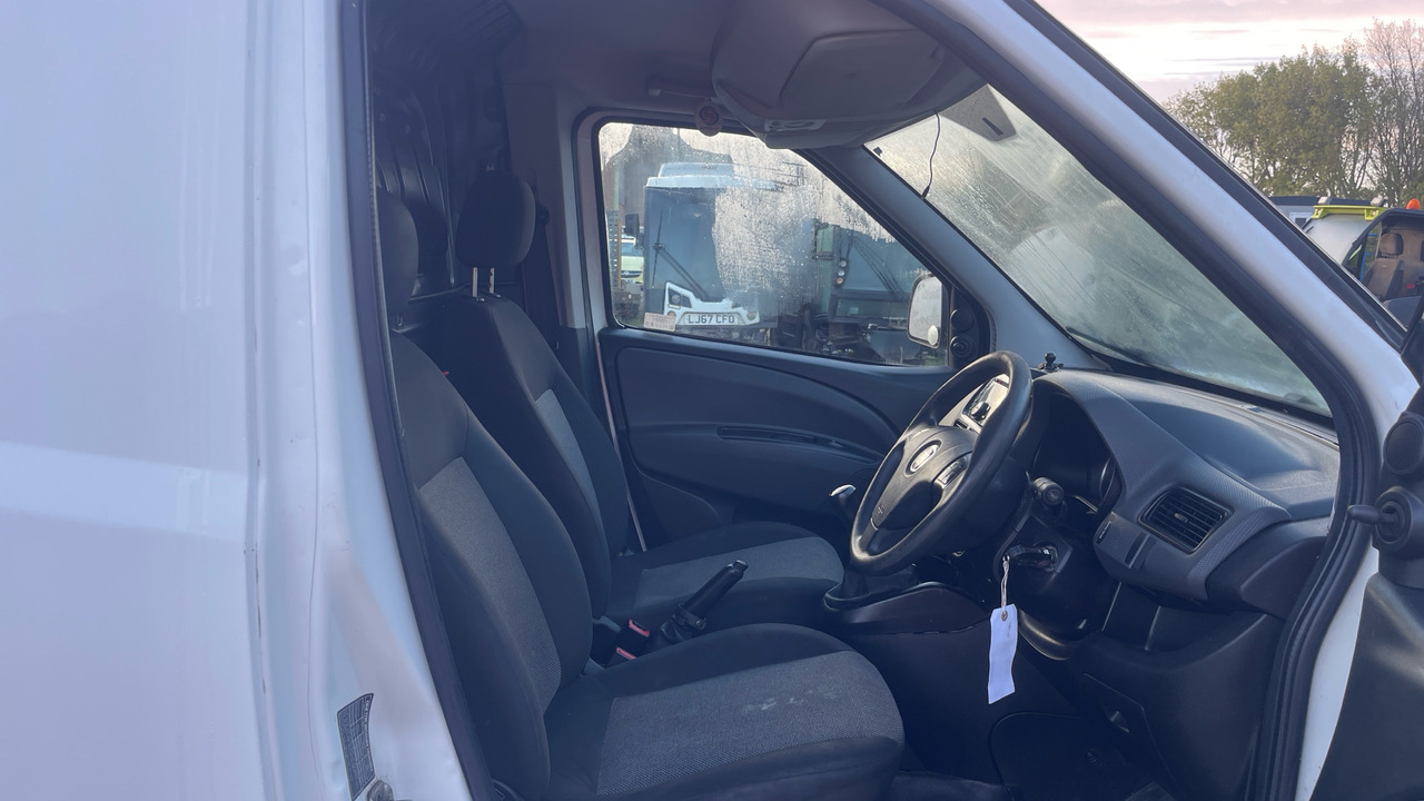 Fiat Doblo CARGO 1.3 MULTIJET 95PS - Furgoneta pequeña: foto 5 Fiat Doblo CARGO 1.3 MULTIJET 95PS - Furgoneta pequeña: foto 5
