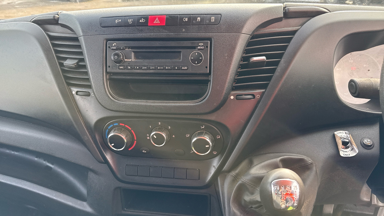 Furgoneta caja abierta IVECO DAILY 35-120 2.3 3750WB: foto 7 Furgoneta caja abierta IVECO DAILY 35-120 2.3 3750WB: foto 7