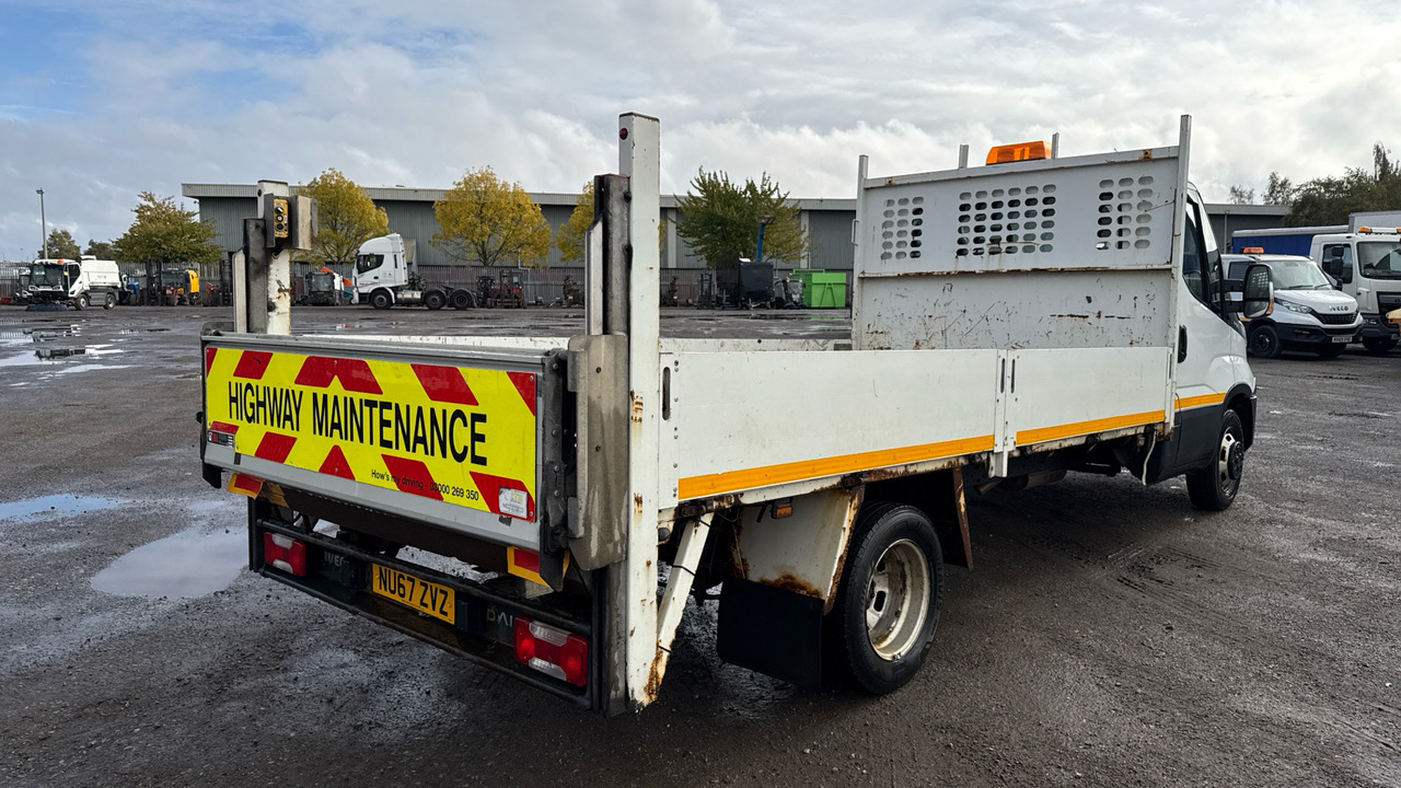 IVECO DAILY 35-120 2.3 3750WB - Furgoneta caja abierta: foto 4 IVECO DAILY 35-120 2.3 3750WB - Furgoneta caja abierta: foto 4