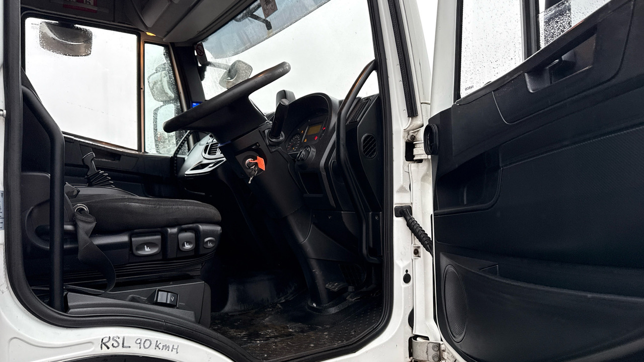 IVECO EUROCARGO 180-250 - Camión lona: foto 5 IVECO EUROCARGO 180-250 - Camión lona: foto 5