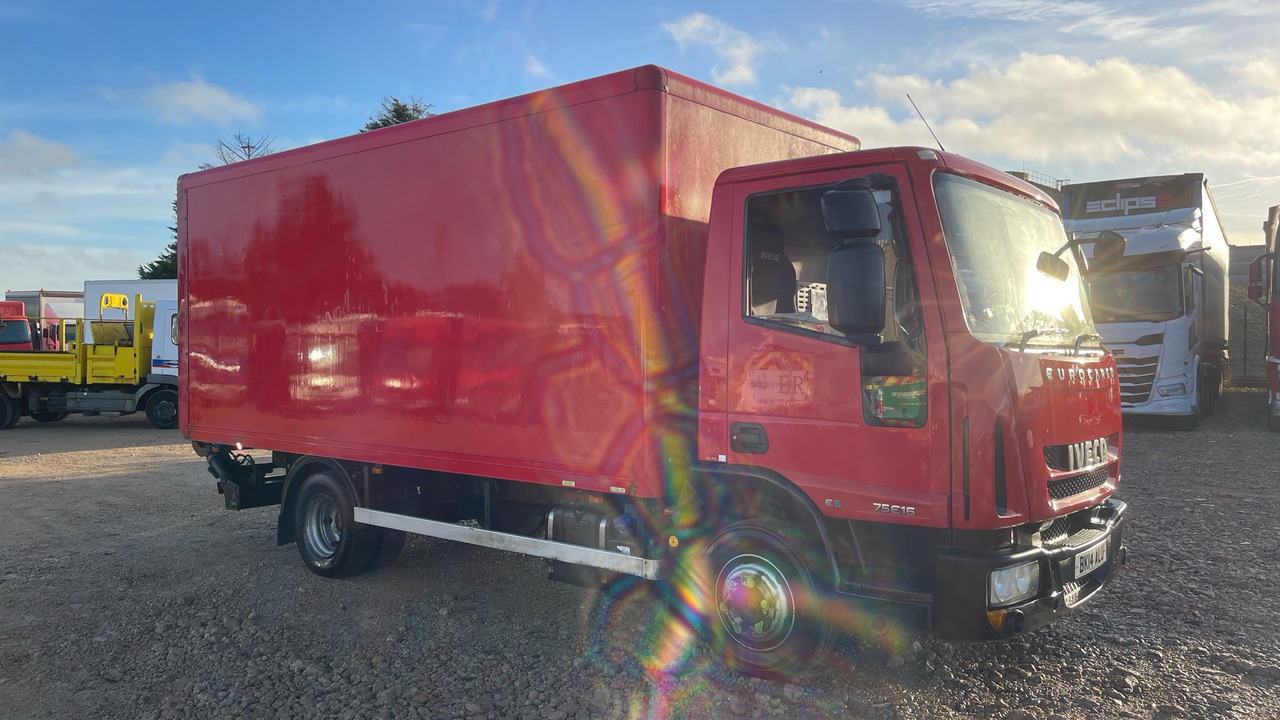 Iveco Eurocargo 75E16 - Camión caja cerrada: foto 1 Iveco Eurocargo 75E16 - Camión caja cerrada: foto 1