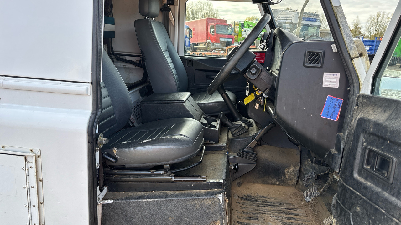 Land Rover Defender 110 2.2 TDCI Hard Top - Coche: foto 5 Land Rover Defender 110 2.2 TDCI Hard Top - Coche: foto 5