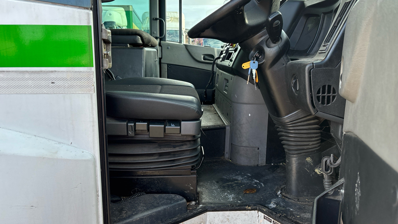 MERCEDES-BENZ ECONIC - Camión de basura: foto 5 MERCEDES-BENZ ECONIC - Camión de basura: foto 5