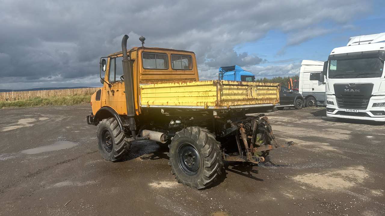 MERCEDES-BENZ UNIMOG 6 CYLINDER - Camión caja abierta, Maquinaria agrícola: foto 3 MERCEDES-BENZ UNIMOG 6 CYLINDER - Camión caja abierta, Maquinaria agrícola: foto 3