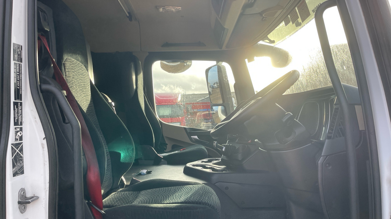 Mercedes-Benz Actros 1824 - Camión lona: foto 5 Mercedes-Benz Actros 1824 - Camión lona: foto 5