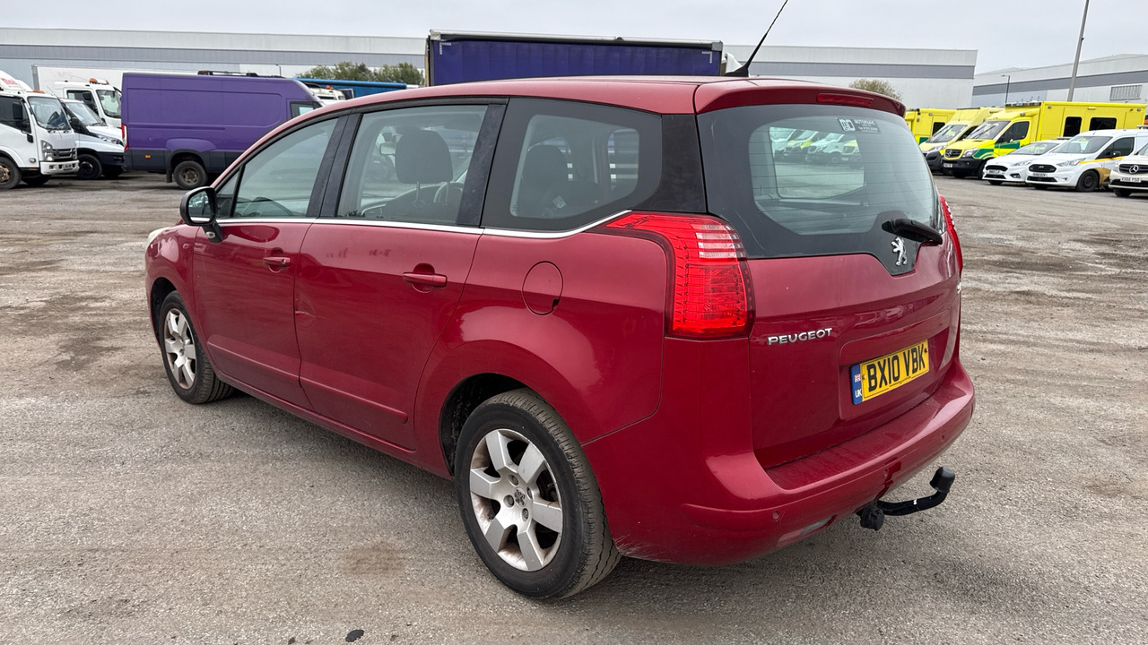 PEUGEOT 5008 2.0 HDI 150PS - Coche: foto 3 PEUGEOT 5008 2.0 HDI 150PS - Coche: foto 3