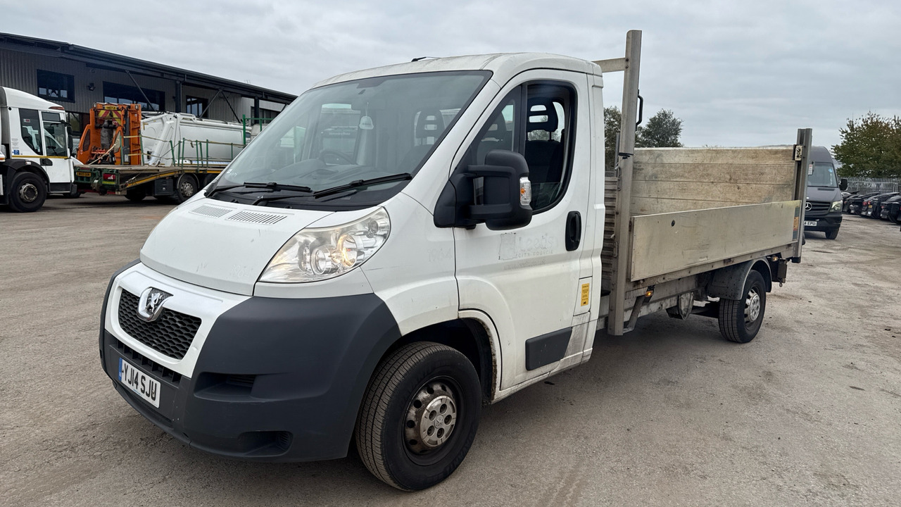 PEUGEOT BOXER 335 2.2 HDI 130PS - Furgoneta caja abierta: foto 2 PEUGEOT BOXER 335 2.2 HDI 130PS - Furgoneta caja abierta: foto 2