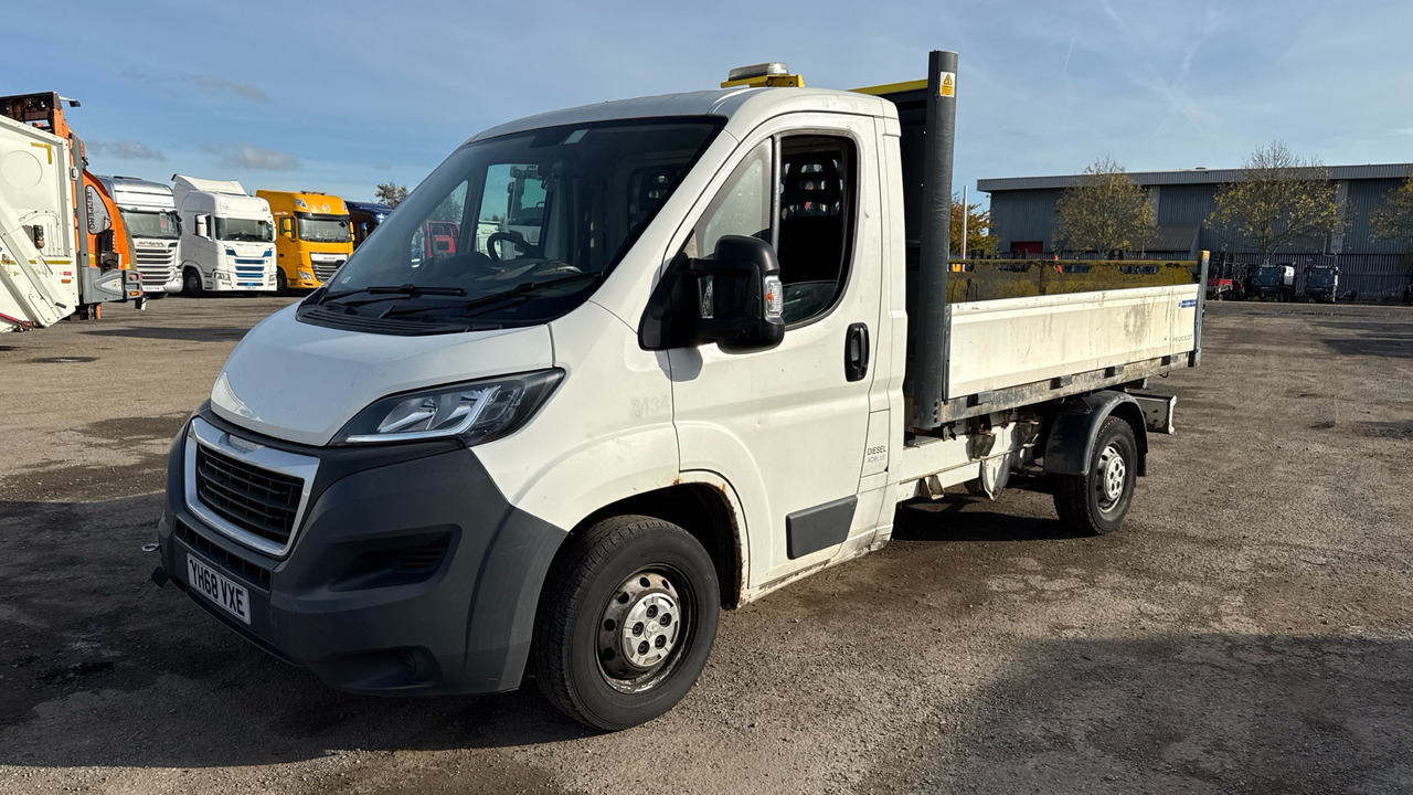 PEUGEOT BOXER 355 2.0 BlueHDi 130ps - Furgoneta basculante: foto 3 PEUGEOT BOXER 355 2.0 BlueHDi 130ps - Furgoneta basculante: foto 3