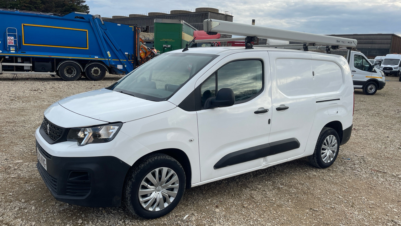 PEUGEOT PARTNER 850 1.5 BLUE HDI 100PS - Furgoneta pequeña: foto 2 PEUGEOT PARTNER 850 1.5 BLUE HDI 100PS - Furgoneta pequeña: foto 2