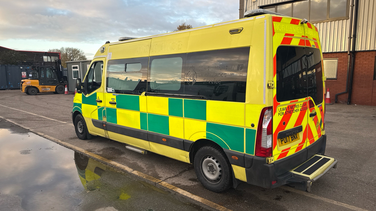 RENAULT MASTER 150.39 - Ambulancia: foto 3 RENAULT MASTER 150.39 - Ambulancia: foto 3