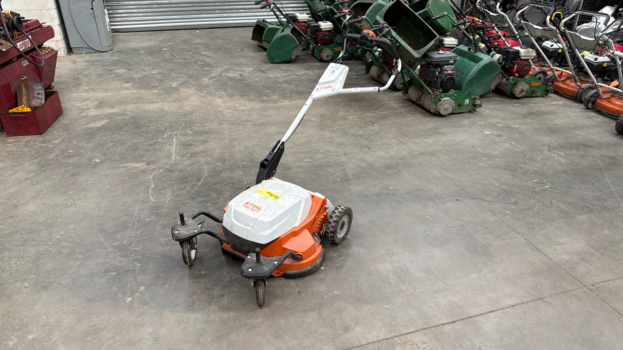 STIHL BR500 BACK PACK LEAF BLOWER - Equipo de construcción: foto 3 STIHL BR500 BACK PACK LEAF BLOWER - Equipo de construcción: foto 3