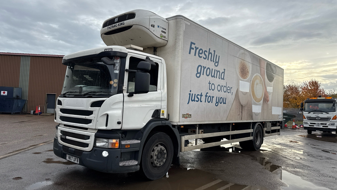 Scania P 250 - Camión frigorífico: foto 2 Scania P 250 - Camión frigorífico: foto 2