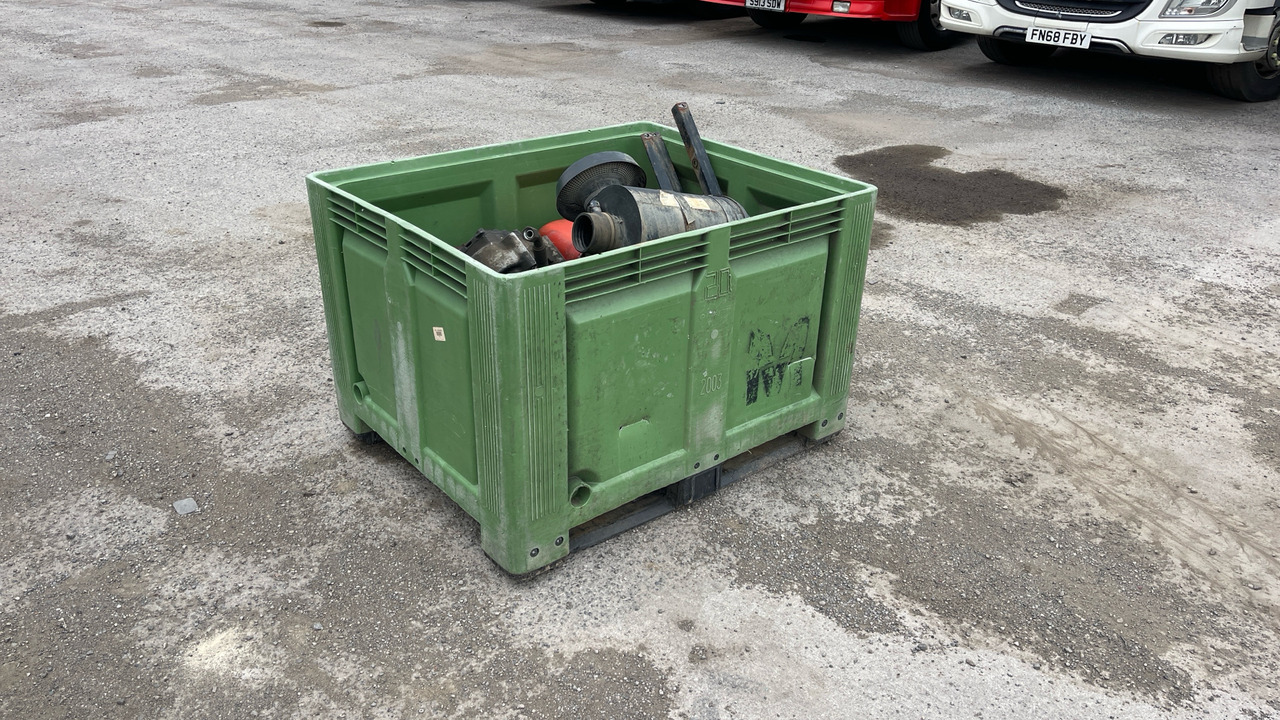 TRUCK HYDRAULIC PARTS (PALLET BOX) - Equipo de construcción: foto 1 TRUCK HYDRAULIC PARTS (PALLET BOX) - Equipo de construcción: foto 1