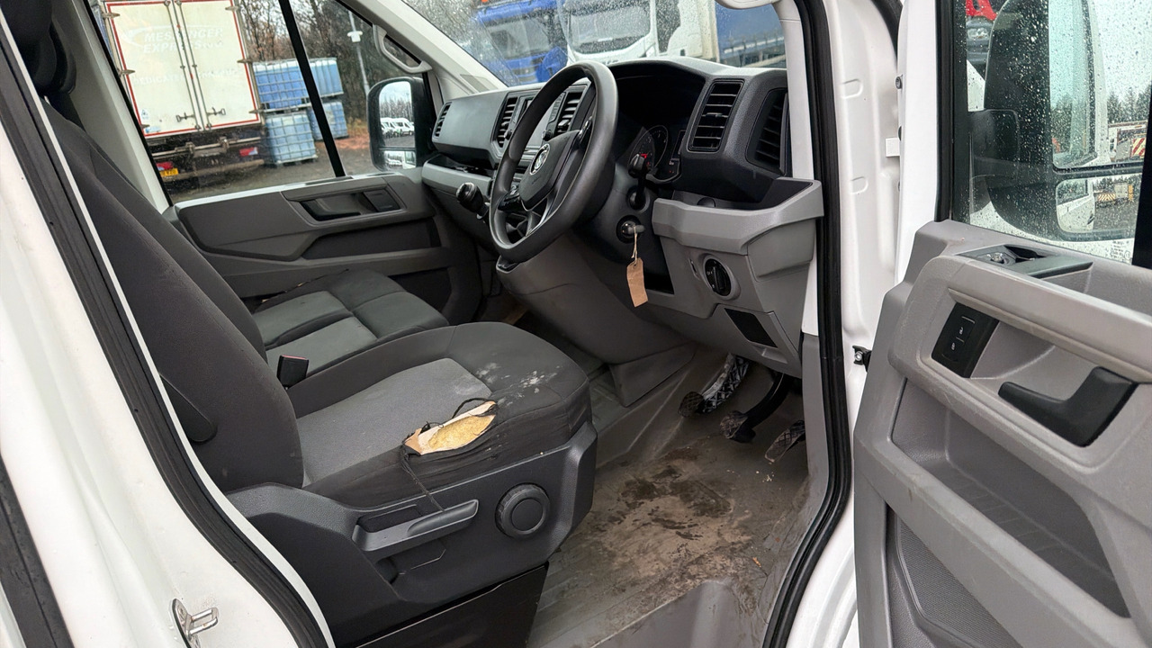 VOLKSWAGEN CRAFTER CR35 2.0 TDI 140PS - Furgón: foto 5 VOLKSWAGEN CRAFTER CR35 2.0 TDI 140PS - Furgón: foto 5