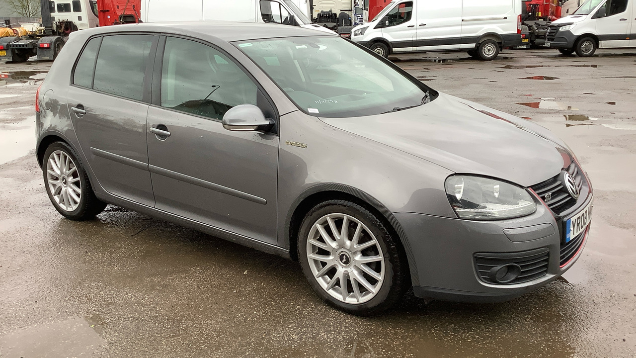 VOLKSWAGEN GOLF GT 2.0 TDI 140PS - Hatchback: foto 1 VOLKSWAGEN GOLF GT 2.0 TDI 140PS - Hatchback: foto 1