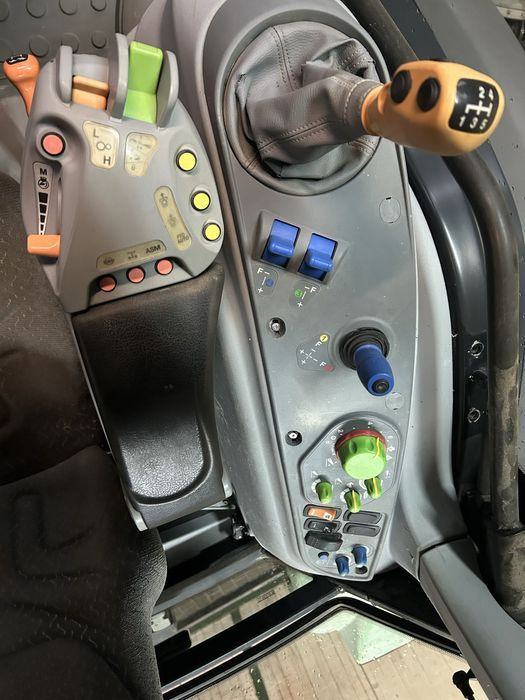 Ciagnik Deutz-Fahr TUR Agrofarm 4.30 TUZ deutz WOM X710 Fendt - Tractor: foto 5 Ciagnik Deutz-Fahr TUR Agrofarm 4.30 TUZ deutz WOM X710 Fendt - Tractor: foto 5