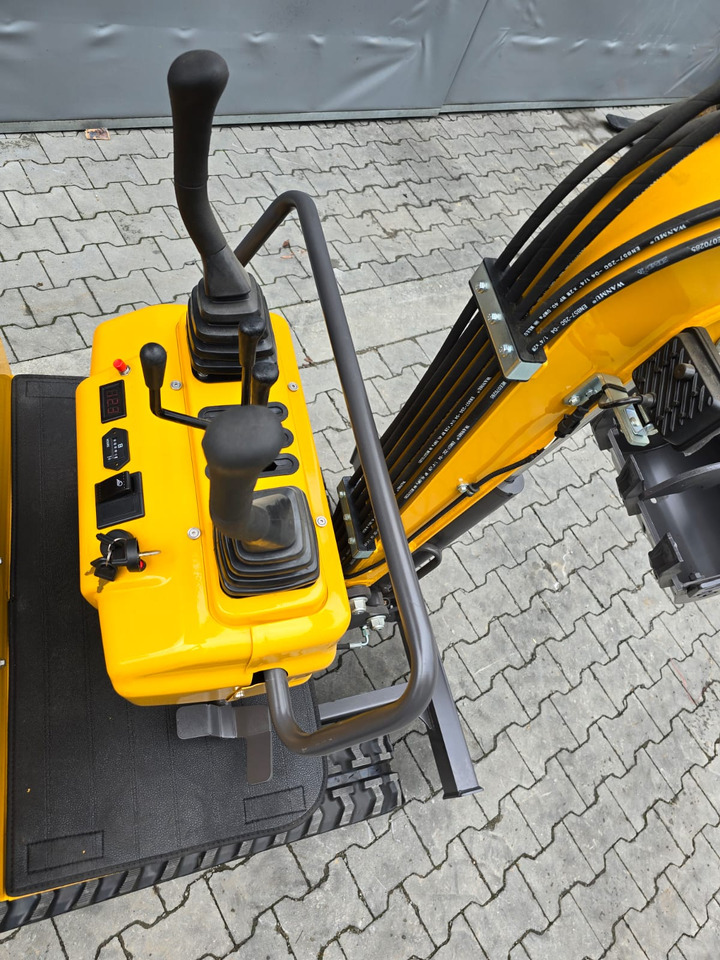 Berger Kraus BK900A Minikoparka Berger Kraus - Miniexcavadora: foto 2 Berger Kraus BK900A Minikoparka Berger Kraus - Miniexcavadora: foto 2