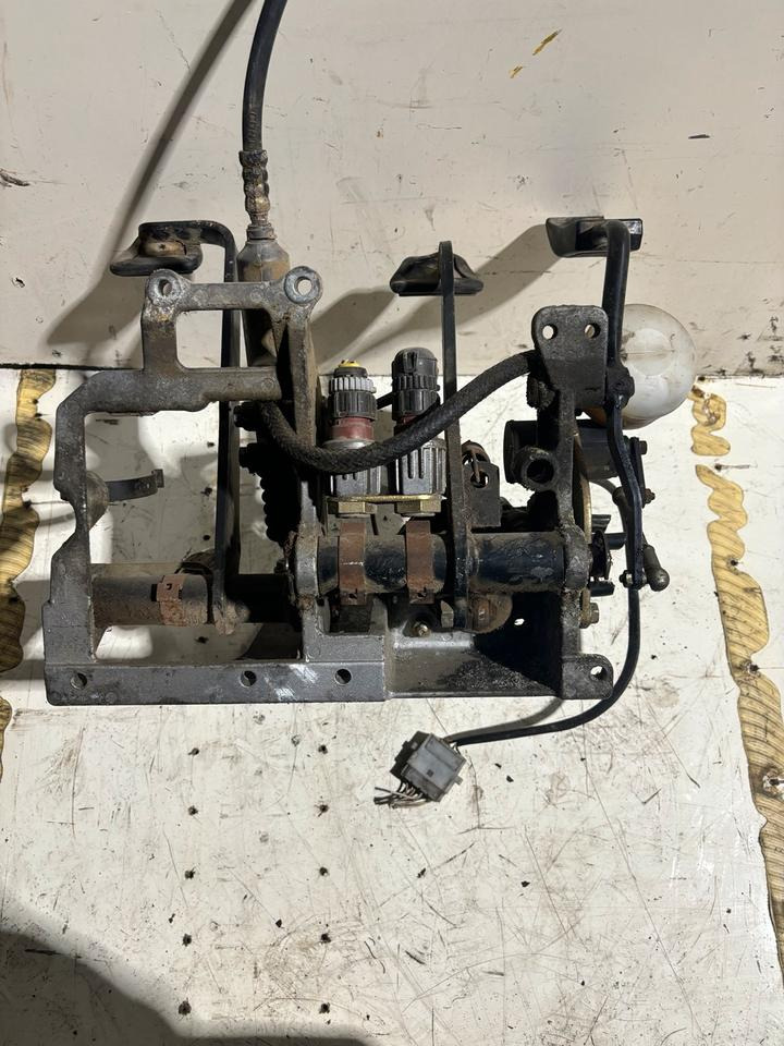 Haldex Betriebsbremsventil 320063123 - Válvula de freno para Camión: foto 3 Haldex Betriebsbremsventil 320063123 - Válvula de freno para Camión: foto 3