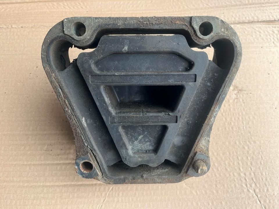 IVECO Stralis 450 Motorlager Motorhalter 3423650 - Cojinete de motor para Camión: foto 2 IVECO Stralis 450 Motorlager Motorhalter 3423650 - Cojinete de motor para Camión: foto 2