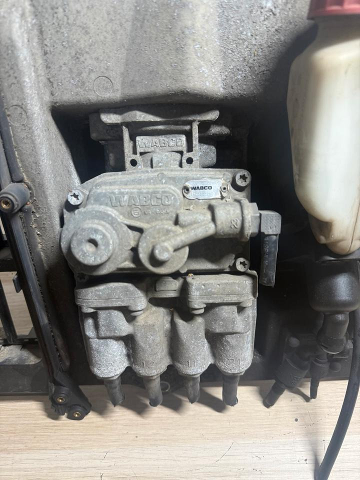 MAN WABCO Fußbremsventil 4800200260 - Piezas de freno para Camión: foto 2 MAN WABCO Fußbremsventil 4800200260 - Piezas de freno para Camión: foto 2