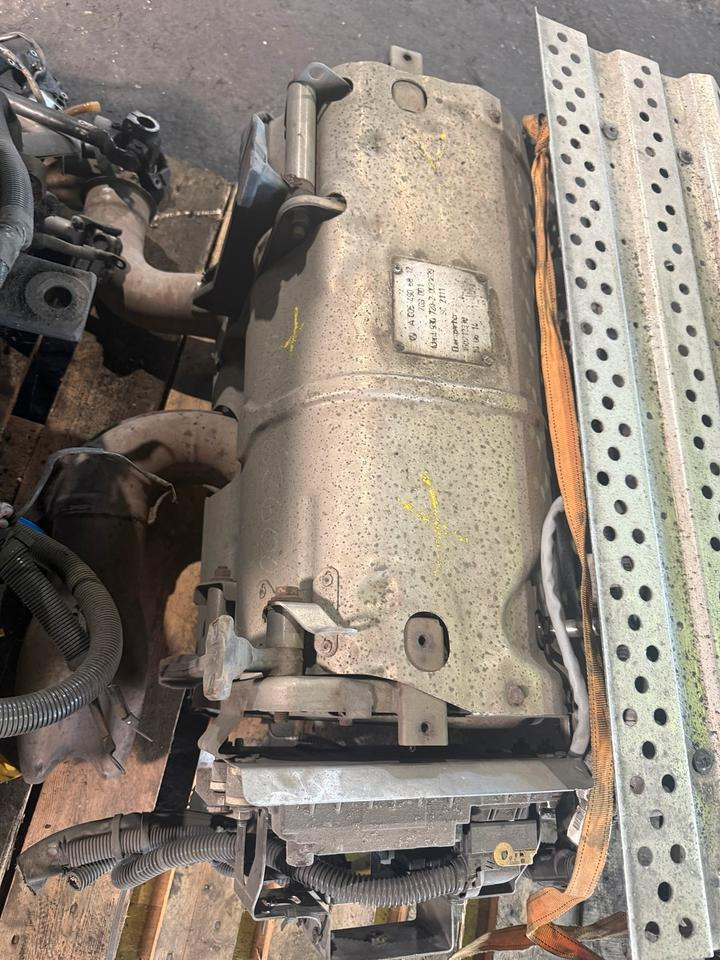 Mercedes Atego 4 EU6 Auspuff Katalysator A0054906812 - Convertidor catalítico para Camión: foto 2 Mercedes Atego 4 EU6 Auspuff Katalysator A0054906812 - Convertidor catalítico para Camión: foto 2