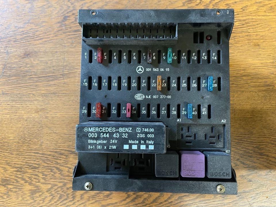 Mercedes Atego Sicherungskasten (Zentralelektrik) 0015430615 - Fusible para Camión: foto 1 Mercedes Atego Sicherungskasten (Zentralelektrik) 0015430615 - Fusible para Camión: foto 1