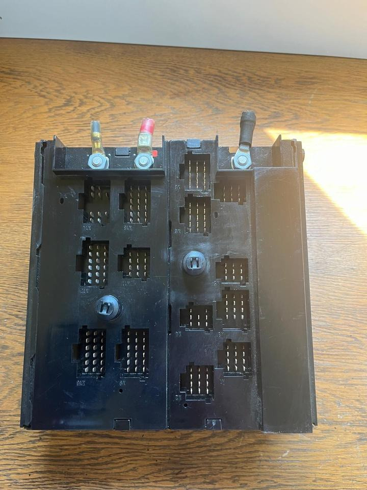 Mercedes Atego Sicherungskasten (Zentralelektrik) A0015433615 - Fusible para Camión: foto 4 Mercedes Atego Sicherungskasten (Zentralelektrik) A0015433615 - Fusible para Camión: foto 4