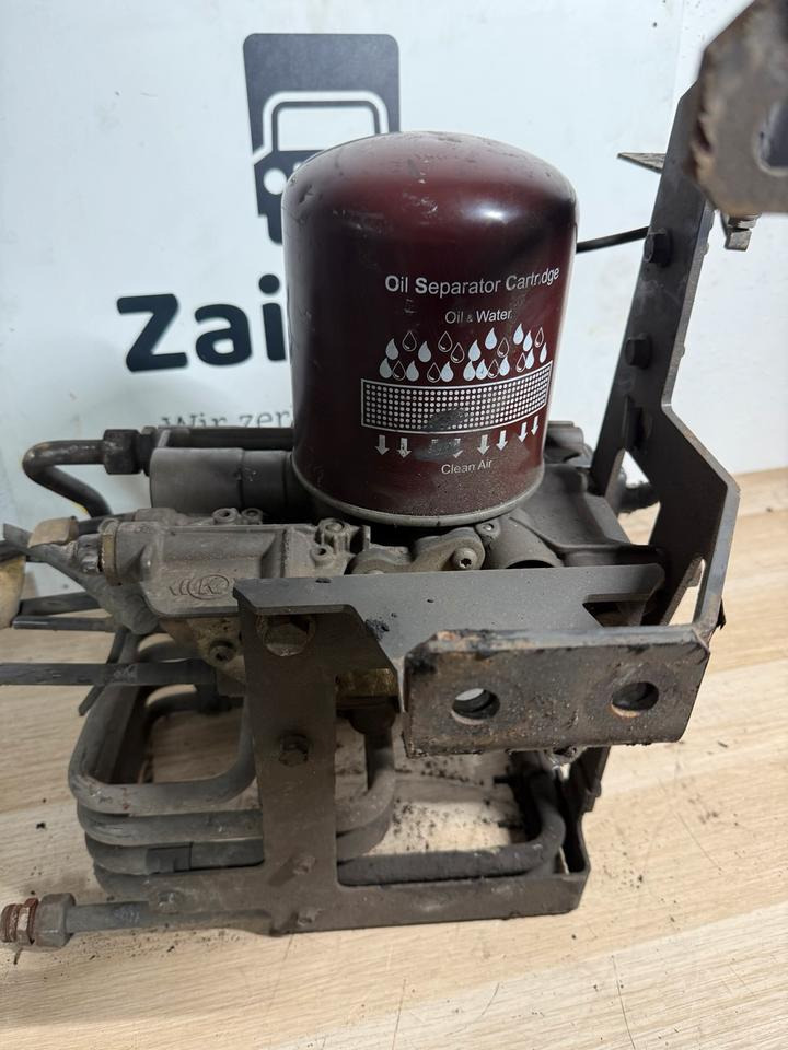 Mercedes KNORR-BREMSE LufttrocknerA0014465564 K138265 - Accesorio de freno para Camión: foto 4 Mercedes KNORR-BREMSE LufttrocknerA0014465564 K138265 - Accesorio de freno para Camión: foto 4