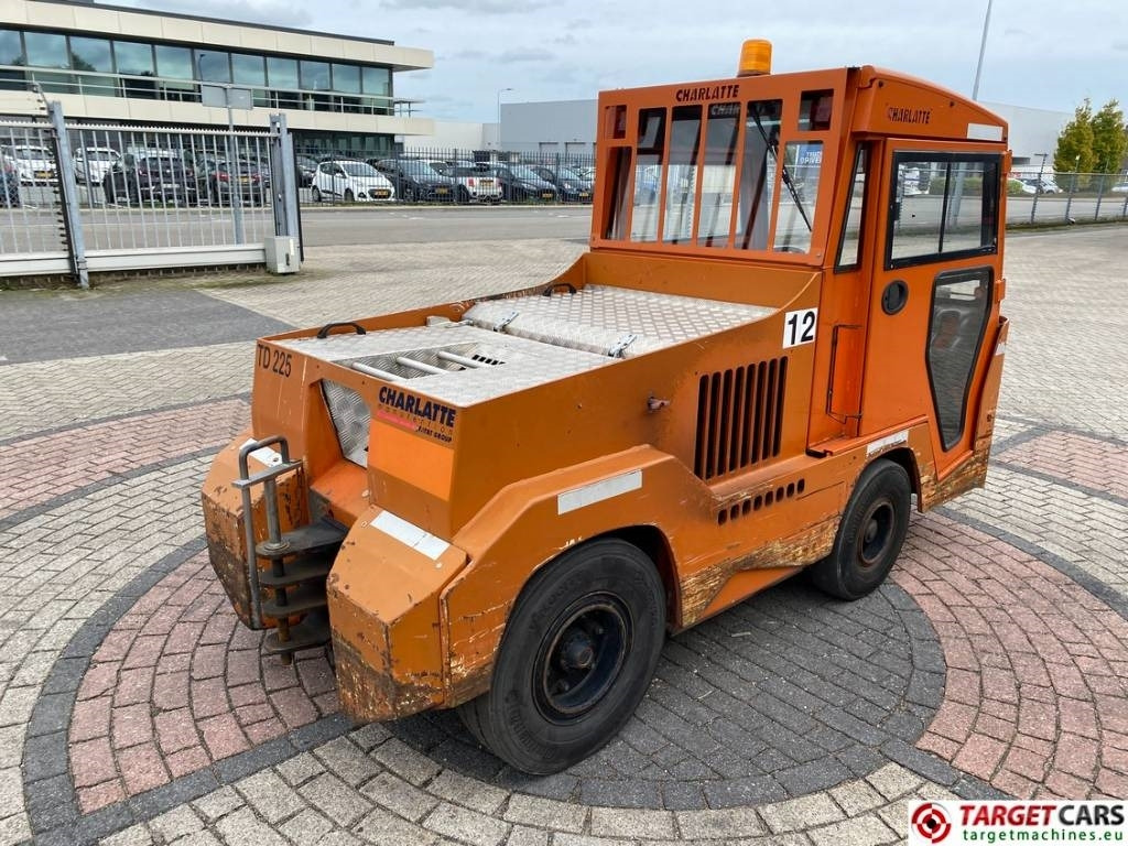Charlatte TD225 Diesel Tow Truck Tractor 18T capacity - Remolcadora: foto 4 Charlatte TD225 Diesel Tow Truck Tractor 18T capacity - Remolcadora: foto 4