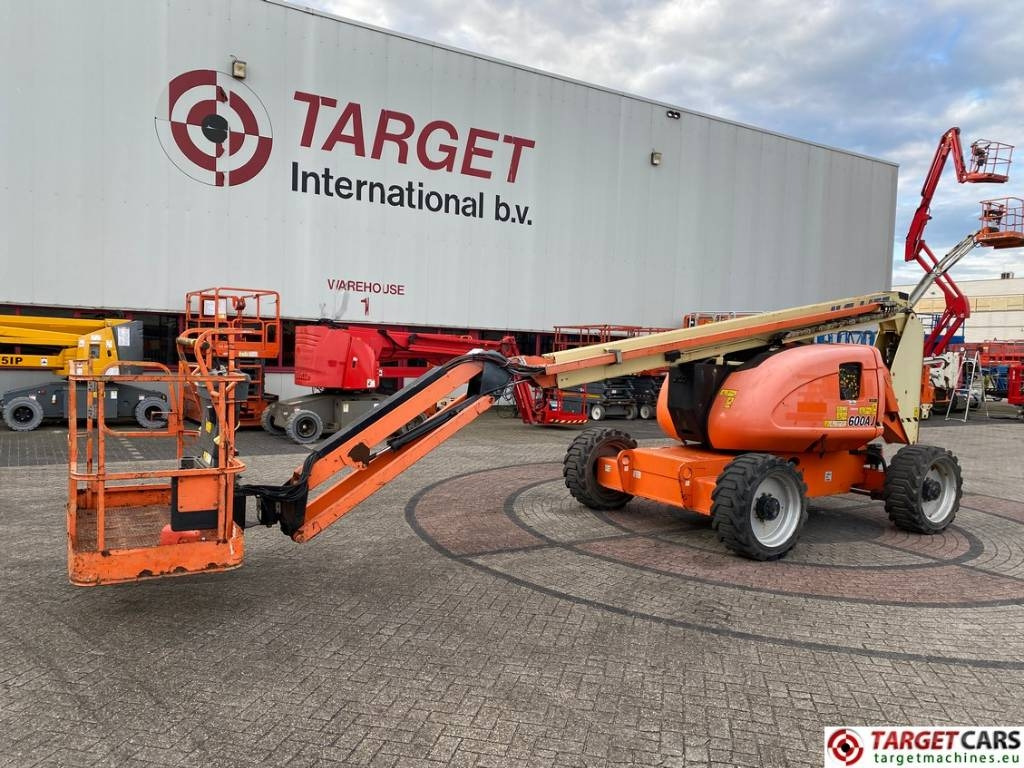 JLG 600AJ Articulated 4x4 Diesel Boom Work Lift 2047cm - Plataforma articulada: foto 1 JLG 600AJ Articulated 4x4 Diesel Boom Work Lift 2047cm - Plataforma articulada: foto 1