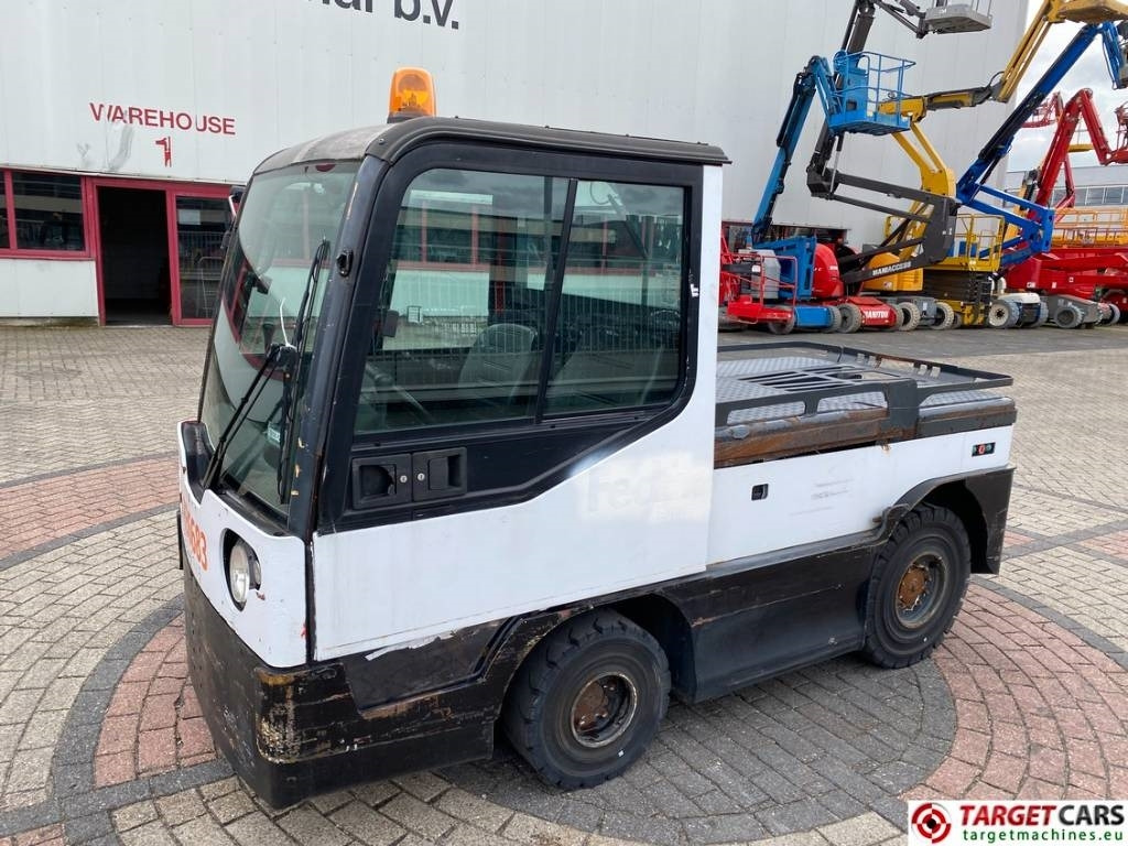Linde P250 Tow Tug Truck Tractor Electric 80V max 25T - Tractor municipal: foto 1 Linde P250 Tow Tug Truck Tractor Electric 80V max 25T - Tractor municipal: foto 1