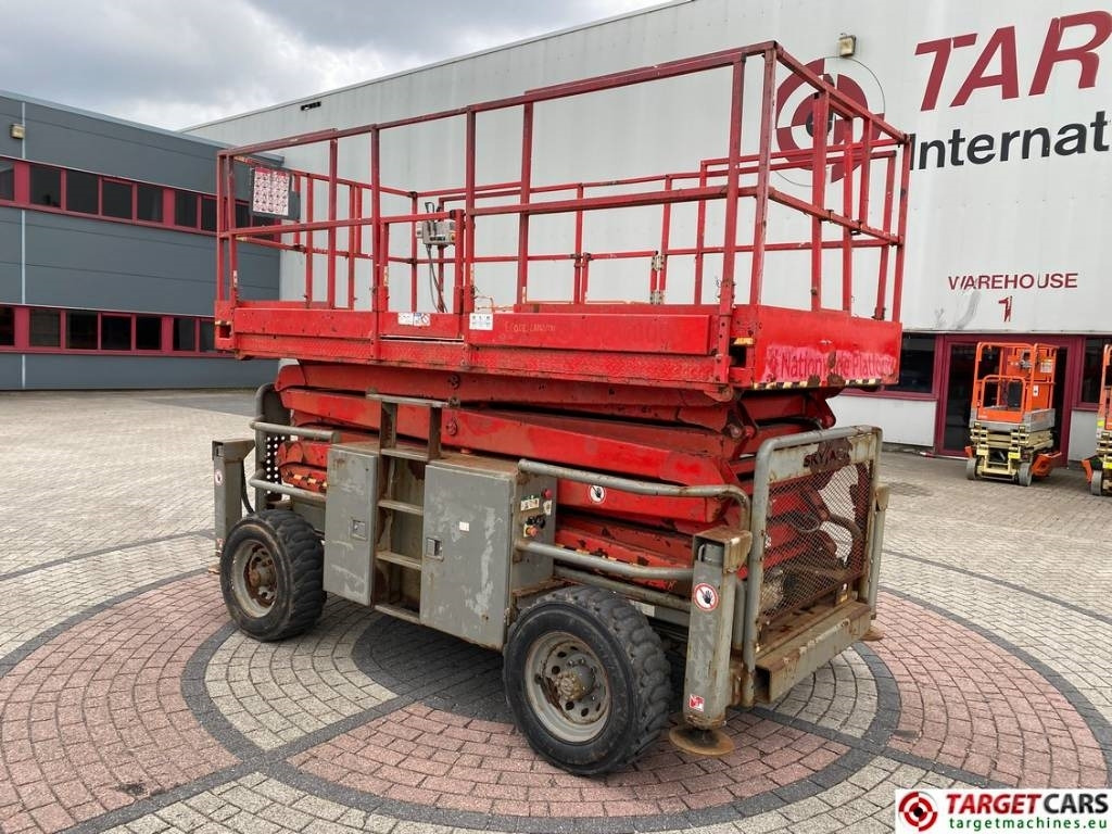 SkyJack SJ8841RT Diesel 4x4 Scissor Work Lift 1430cm - Plataforma de tijeras: foto 4 SkyJack SJ8841RT Diesel 4x4 Scissor Work Lift 1430cm - Plataforma de tijeras: foto 4