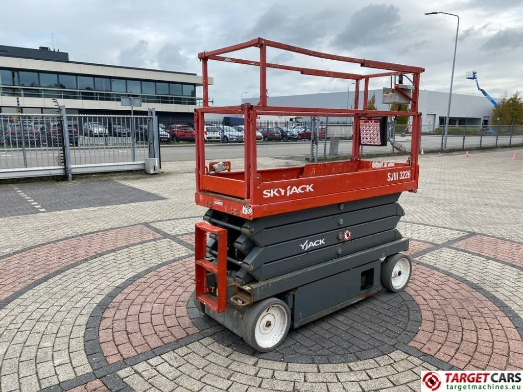 SkyJack SJIII-3226 Electric 3226 Scissor Work Lift 990cm - Plataforma de tijeras: foto 3 SkyJack SJIII-3226 Electric 3226 Scissor Work Lift 990cm - Plataforma de tijeras: foto 3
