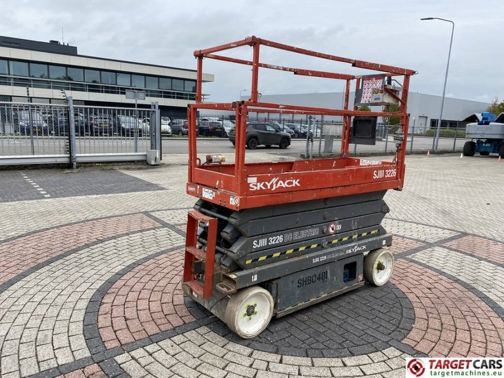 SkyJack SJIII-3226 Electric Scissor Work Lift 990cm - Plataforma de tijeras: foto 3 SkyJack SJIII-3226 Electric Scissor Work Lift 990cm - Plataforma de tijeras: foto 3