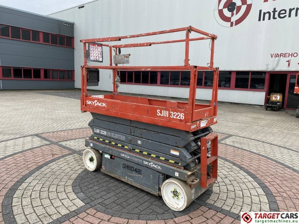 SkyJack SJIII-3226 Electric Scissor Work Lift 990cm - Plataforma de tijeras: foto 4 SkyJack SJIII-3226 Electric Scissor Work Lift 990cm - Plataforma de tijeras: foto 4