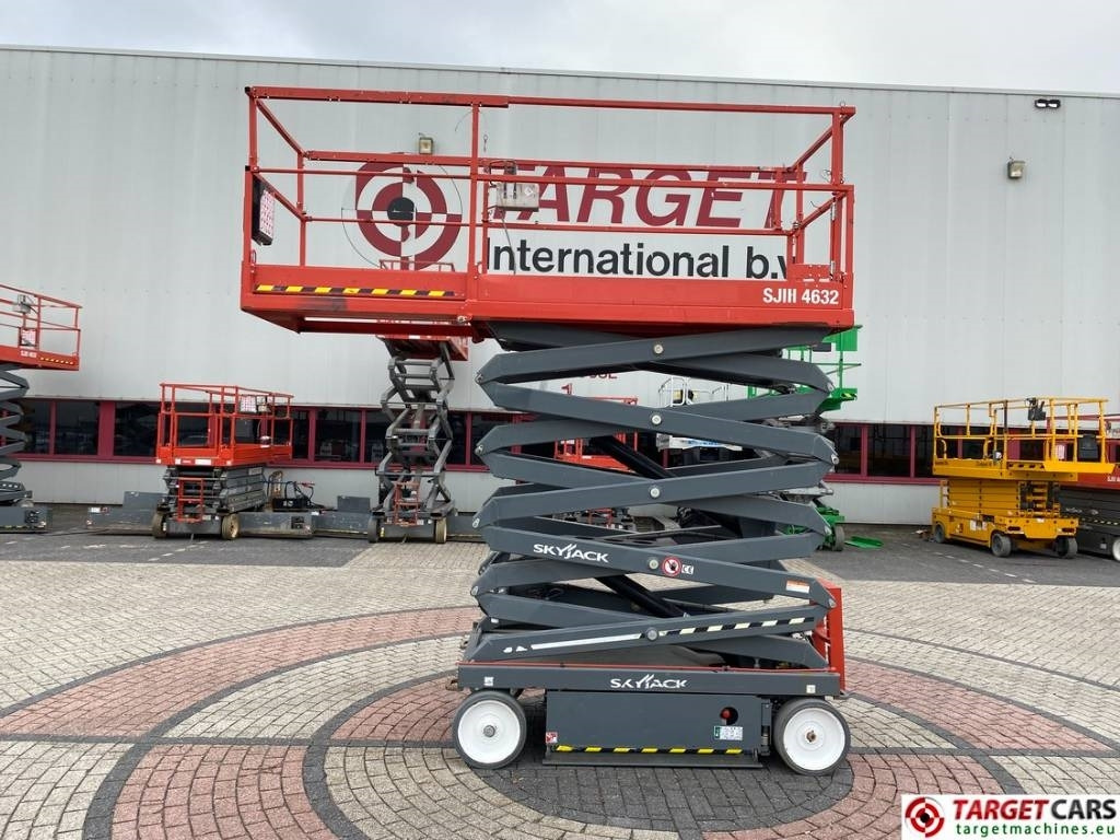 SkyJack SJIII-4632 Electric 4632 Scissor Work Lift 1170cm  - Plataforma de tijeras: foto 5 SkyJack SJIII-4632 Electric 4632 Scissor Work Lift 1170cm  - Plataforma de tijeras: foto 5